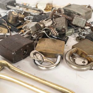 Lote de 19 Candados Varios de Metal - imagen 2