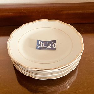 Lote anterior: 4 Platillos de Porcelana con Borde Dorado, Made in China