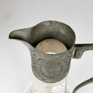 Jarra de cristal tallada con virola metal, altura 27 cm - imagen 4