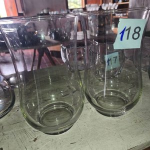 Lote anterior: 2 Floreros Altos de Vidrio Transparente