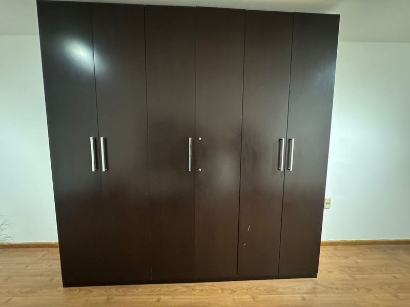 Ropero de 6 puertas en excelente condición - imagen 4