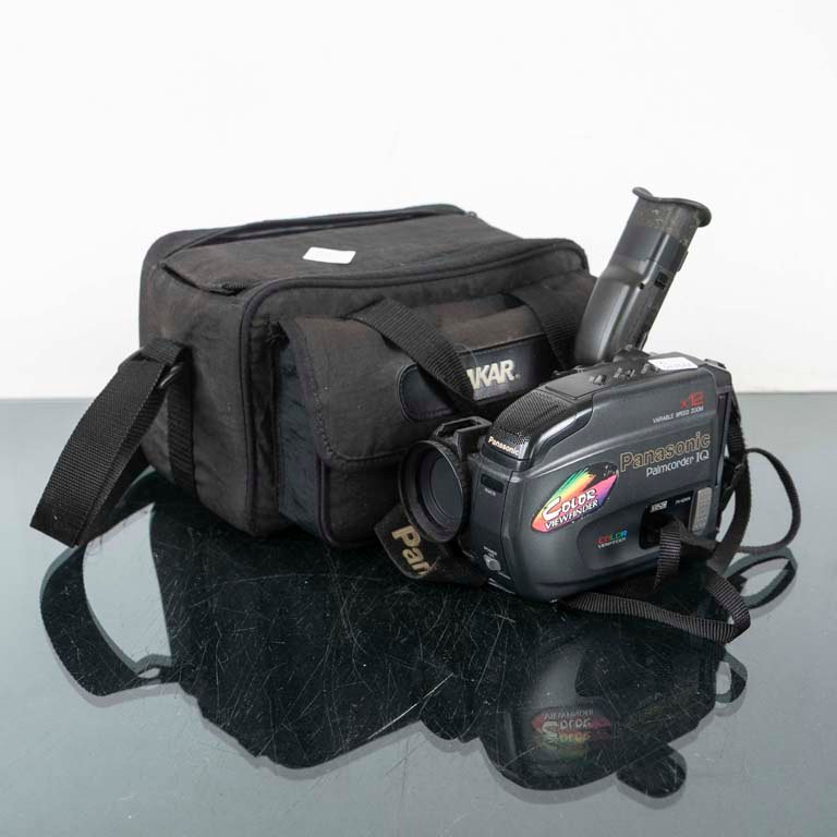 Filmadora Panasonic Palmcorder IQ con Bolso Sakar
