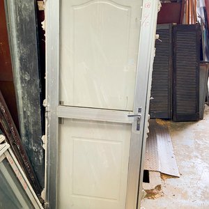 Una puerta aluminio y vidrio 205 x 80 cm usada con material pegado - imagen 2