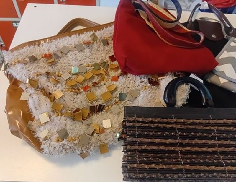 Colección de bolsos y carteras de segunda mano - imagen 2
