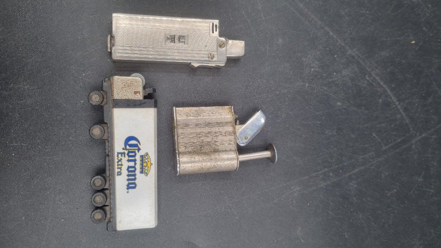 Lote de 3 Encendedores Vintage: Corona Extra y Metálicos