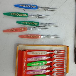 Variedad de Cubiertos y Utensilios de Cocina Antiguos y Plateados - imagen 9