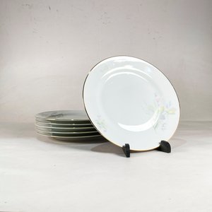 Lote siguiente: Seis Platos Llanos "Bavaria" Porcelana Decorado Floral Guarda Dorada 26cm