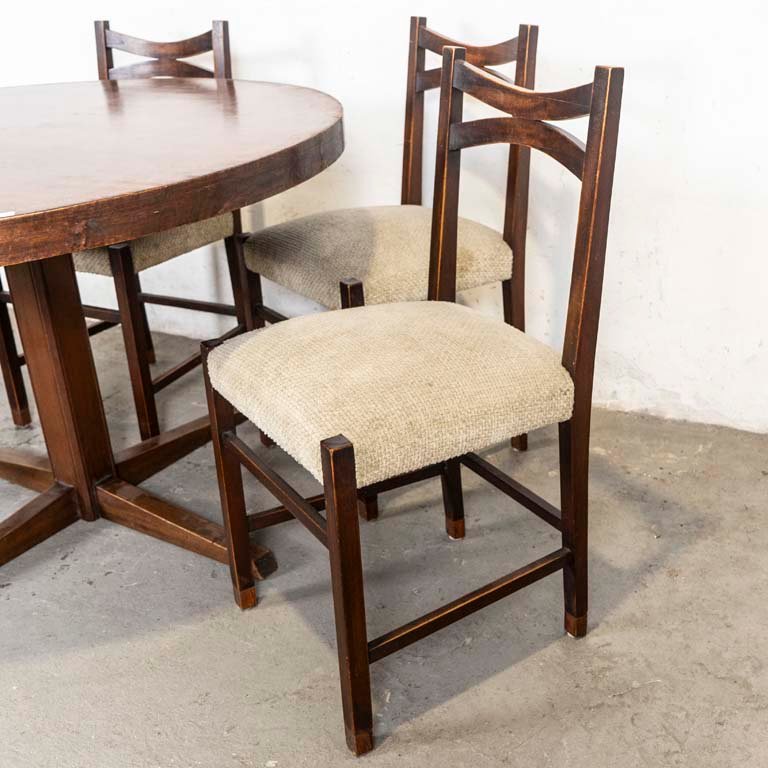 Mesa de comedor circular y cuatro sillas tapizadas - imagen 3