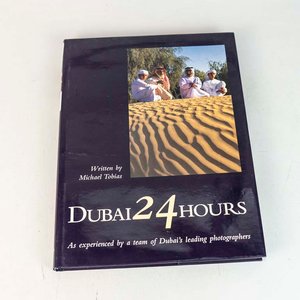Libro Dubai 24 Horas Tapa Dura Con Sobrecubierta - imagen 1