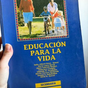 Lote siguiente: Libro Educación para la Vida Santillana