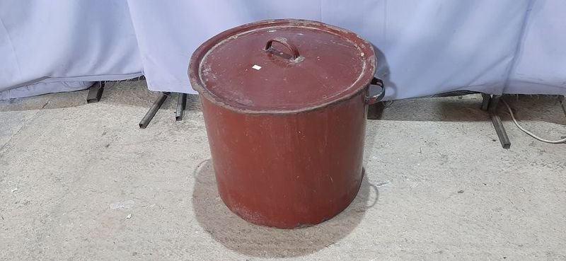 Olla esmaltada grande con tapa, potente y resistente - imagen 1
