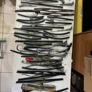 Lote de Escobillas Limpiaparabrisas Variadas para Automóviles - imagen 1