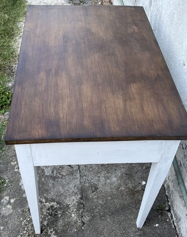 Mesa de dos cajones en buen estado - imagen 7