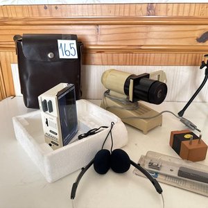 Lote anterior: Proyector de Fotos Antiguo, Cortadora de Espuma y Trípode