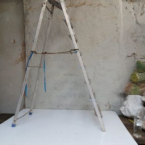Escalera Tijera de Aluminio con 8 Escalones y 2.05m de Altura - imagen 4