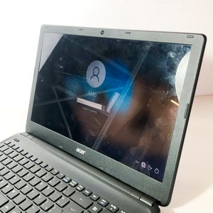 Laptop Acer Negra - imagen 2
