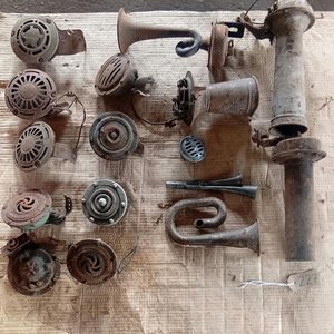 Lote anterior: Lote de 16 Bocinas Antiguas Variadas