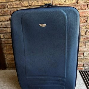 Lote anterior: Valija Rígida Azul American W Grande