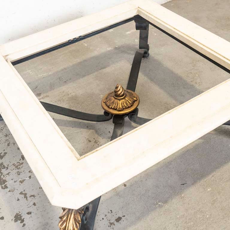 Mesa ratona con base de hierro y molduras doradas - imagen 2