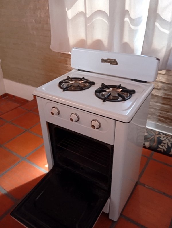 Cocina DELNE en estadio único, impecable mantenimiento y esmaltado blanco original - imagen 5