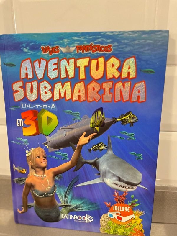 Libro "Aventura Submarina" en 3D