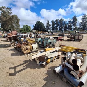 Lote siguiente: Lote de Maquinaria Industrial y Equipamiento Pesado