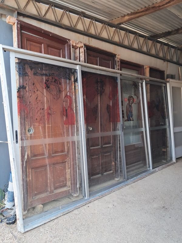 Lote anterior: Puerta de ventana corrediza en aluminio