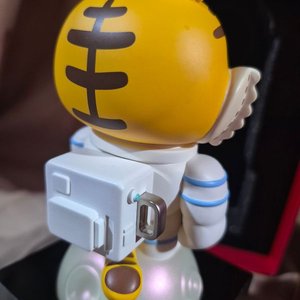 Figura de Tigre Astronauta con Estuche y Pendrive - imagen 3