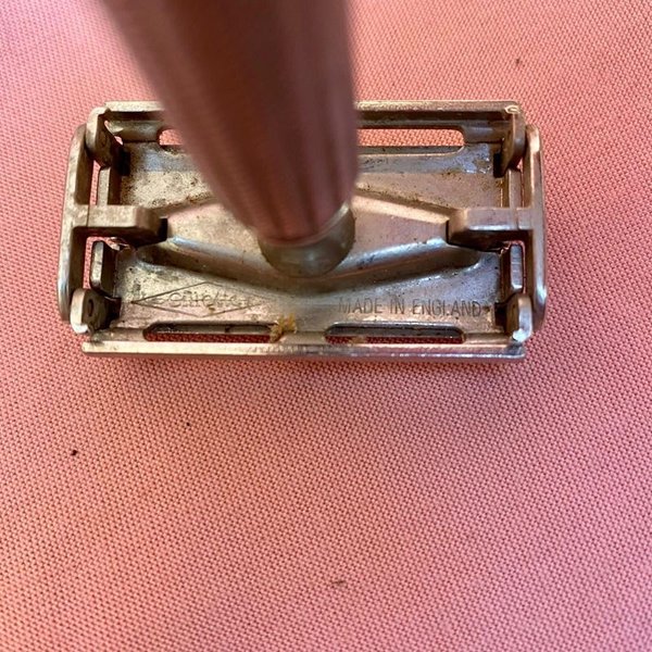 Antigua máquina de rasurar inglesa marca Gilette con su caja original - imagen 5