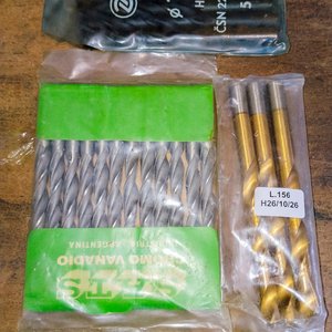 Lote siguiente: 3 Paquetes de Mechas (Alemanas, Checa, Argentina) - 18 Unidades