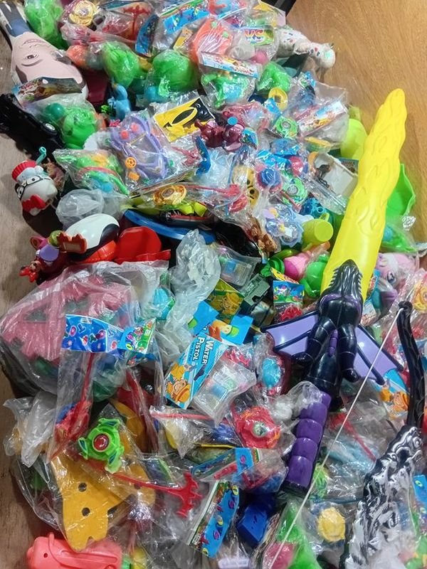 Lote de juguetes nuevos, usados y coleccionables - imagen 5