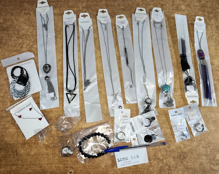 Lote anterior: Collares, pulseras y anillos de acero quirúrgico en buen estado