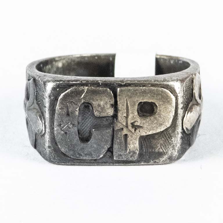 Lote siguiente: Anillo de plata con iniciales CP - Peso: 5,9gr