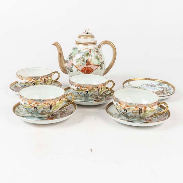 11 Piezas de loza con escena oriental, borde dorado. Medidas: 9.5x5 cm - imagen 1