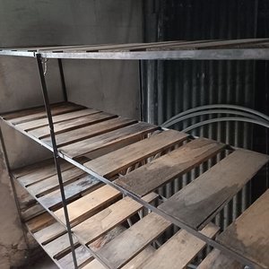 Estantería Industrial de Hierro y Madera - imagen 6