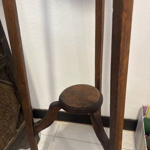Pedestal de Roble Estilo Clásico - imagen 3