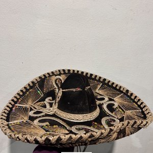 Sombrero Mexicano Charro Bordado Dorado y Lentejuelas - imagen 5