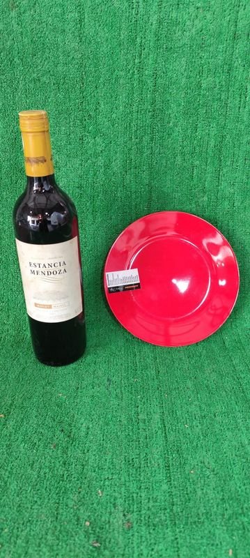 Platos y Botellas de Cerámica Colorida - imagen 1