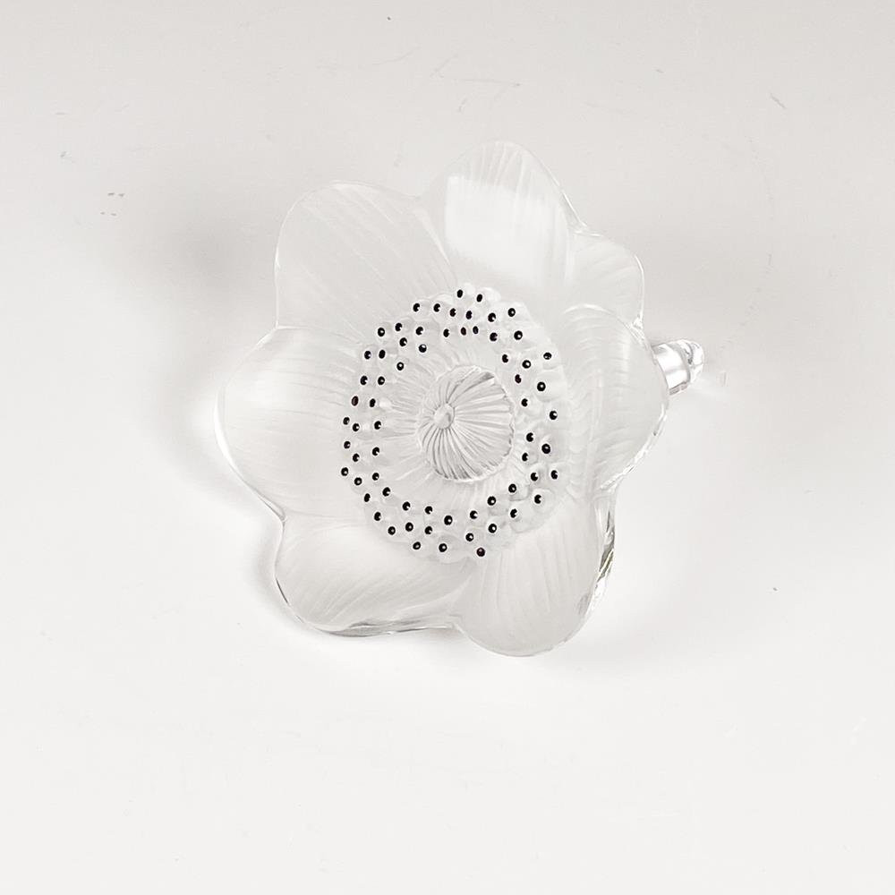 Flor de Cristal Lalique Transparente con Detalles Negros