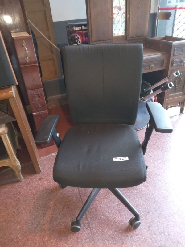 Item 896261 - Image 0