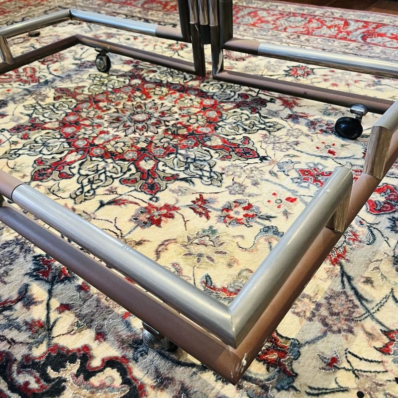 Mesa rodante de metal con tapa de madera pintada a mano - imagen 3