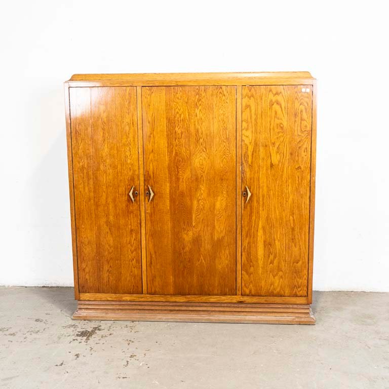 Item 2106378 - Image 0