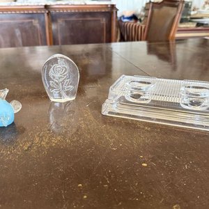 Piezas Decorativas de Vidrio: Pez Azul, Rosa Grabada y Bandeja - imagen 13