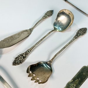 Set de 7 Cubiertos de Servir Vintage: Cucharón, Cuchara, Tenedor, Palas de Torta, Espátula y Agitador - imagen 2