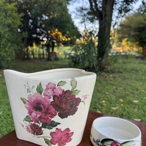 Lote siguiente: centro de mes en forma de corazon de ceramica
