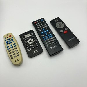Lote de Cuatro Controles Remotos Universales y de Marca - imagen 1