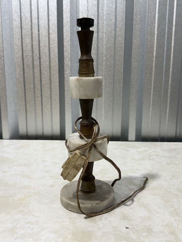 Lámpara de Mesa Antigua de Metal y Mármol sin Pantalla