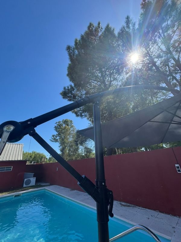 Gran Sombrilla Moderna para Piscina - imagen 5