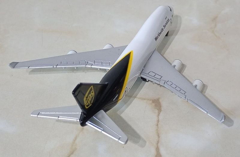 Avión Boeing 747 a escala de la empresa UPS - imagen 4