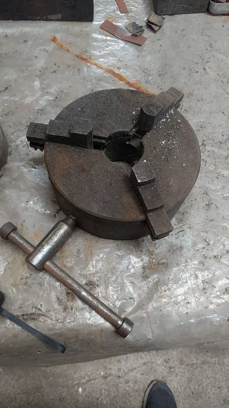 Tornillo con llave de metal - imagen 5